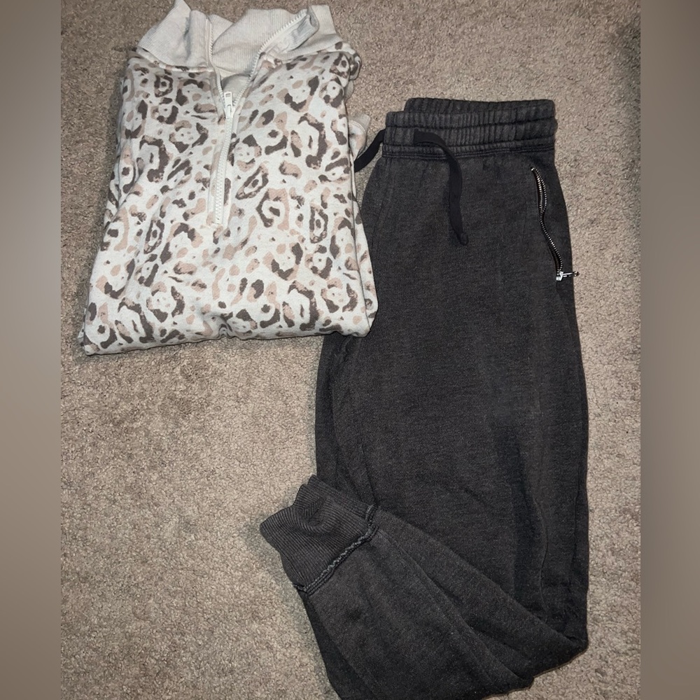 Aerie Lounge Set